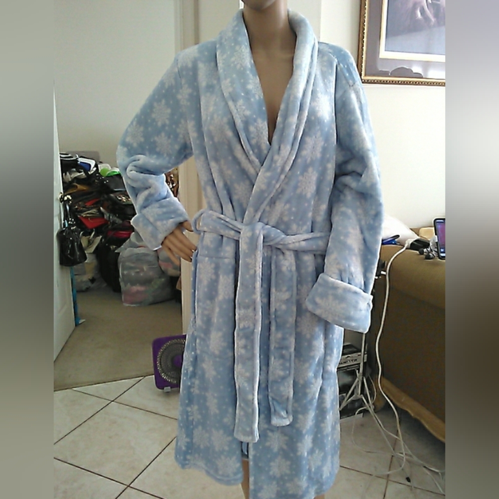 BNWT (2 ECHO ROBES AVAIL.) BLUE/ WHITE OR RED/BLACK CHECKERED SZ. M (SELECT 1)